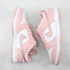 Dunk Low GS “Pink Velvet” מסטיק