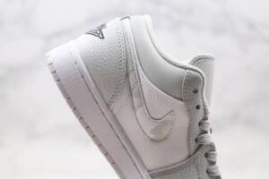 ⁦Jordan 1 Low
White Camo⁩ – תמונה ⁦9⁩